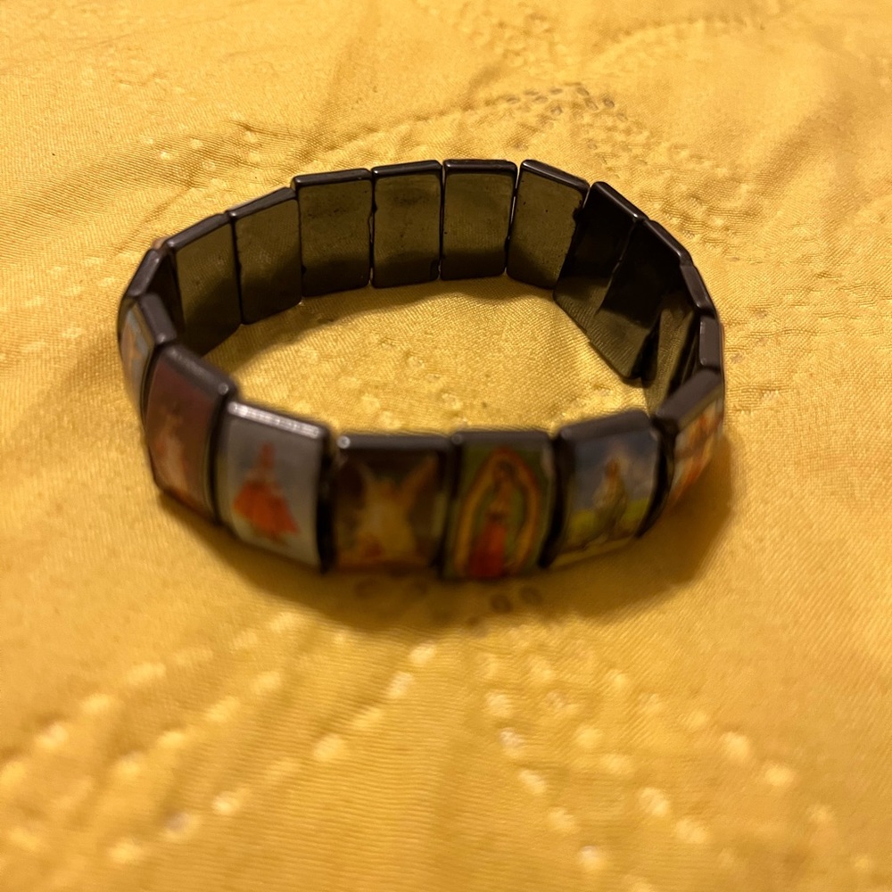 Religious. Catholic Religious Bracelets with Images of Saints, Jesus and Mary.